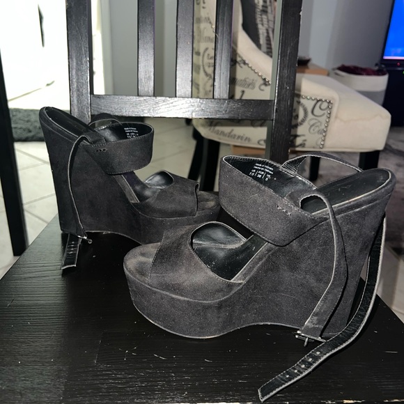 ALDO suede wedges - Picture 4 of 6